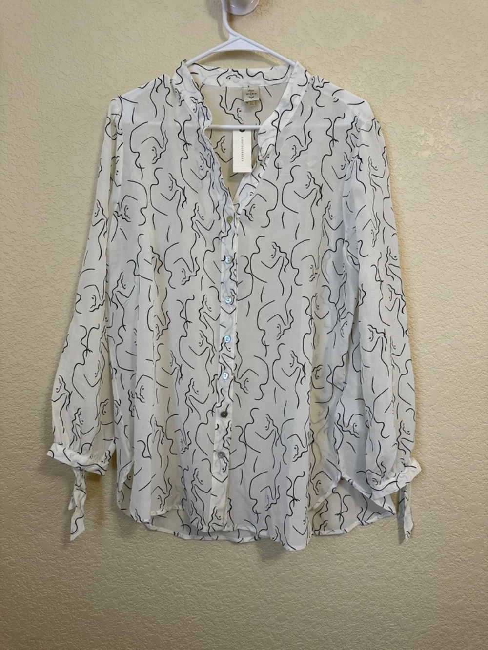 Anthropologie White Abstract Line Print Ruffle Blouse NWT Size 8